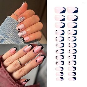 Fałszywe paznokcie 24pcs francuska srebrna czarna linia fałszywa manicure wzór miłosny