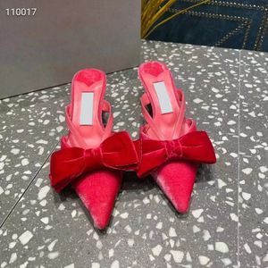 Designer scarpe eleganti a punta da donna temperamento di seta nera cristallo rosso temperamento dolce pantofole di lusso strass festa di nozze tacchi alti 35-42