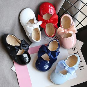 Spor ayakkabı kız bebek ayakkabı patent prensler büyük yay Mary Janes Party çocuklar için elbise ayakkabı sonbahar bahar çocuğu 230311