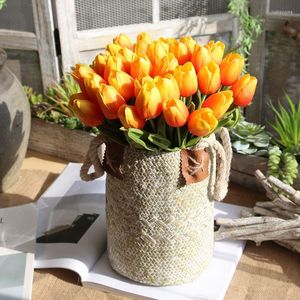 Kwiaty dekoracyjne 10pcs/Pack Symulacja Tulip TULIP Rzeczywiście Pu latekszy sztuczny dekoracja stół domowy ogród ślubny