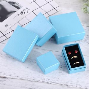 Ddisplaypure Color Sky Blue Jewelry Box Trend Lenny Patroon Ring Gift Case Speciale papieren doos voor kettingfestival Pendant DIS275L