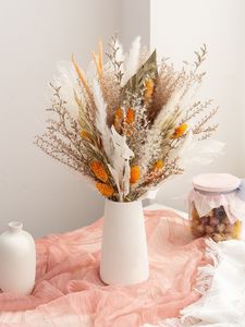 Dekorativa blommor kransar ankomster över hela himlen stjärnor kanin svans vass blommor bukett hem festival net röd blad fläkt orange blad dekoration 230313