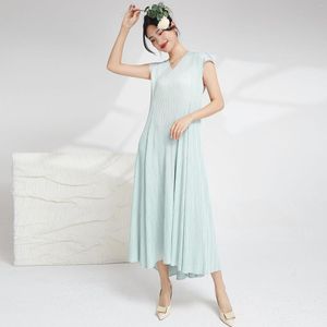 Casual jurken zomer voor vrouwen 45-75 kg 2023 V-hals stevige kleur losse drawstring rug taille onregelmatige miyake geplooide zwangerschapsjurk