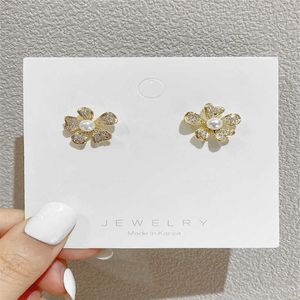 Dangle Chandelier South Korea Dongdaemun Flower Temperament Online Celebrity Earrings 2021 New Tide Daisy Pearl Earrings G230313