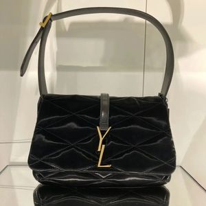 le 57 borsa sotto le ascelle moda Lettere classiche in metallo che si adattano alle selle Borse a mano Hobos Moda uomo donna Piazza trapuntata Tracolla Pochette a tracollaBody lady Borse da viaggio