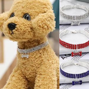 Collane con ciondolo Bella collana girocollo elastica con tre file di strass per osso di cane per regalo di animali Collare di cristallo per piccoli animali domestici