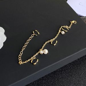 Designer C-Letter Bracelets Chains Classic Never Fade Women Bangle 18K Gold Plated Brass Copper Imitation Pearl Lovers Gift Wristband Cuff Chain Designer Jewelry