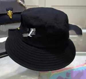 Designer Letter Bucket Hat Four Seasons Front and Bak Machine broderi hink hattar män och kvinnor enkla och eleganta personlighetshinkhatt