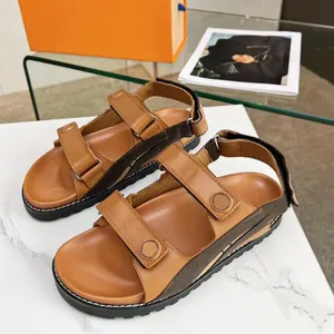 2023 damsandaler dam rutschkanor toffel Sommar Sexiga sandaler herr lyxiga designers äkta läder 4CM plattformssandal Lägenheter mode Gamla blomskor Dam Beach 5-42