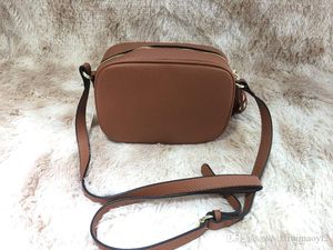 Designer högkvalitativ lyxkvinnor modehandväskor berömda axelväskor crossbody sooho väska axelväska handväska plånbok 6 färger med låda