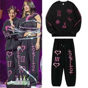 Dwuczęściowe spodnie KPOP dwa razy 4. światowa wycieczka sportowa Zestawy odzieży sportowej Casual Tracksuit Bluza z kapturem i dresowe garnitury Sucian Kobiet Outifit 230313