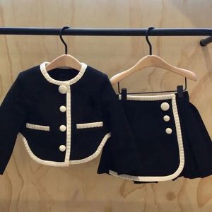 Conjuntos de roupas 2pcs Girls Tweed Conjunto Kids Inverno Autumn Mangas longas Princesa Top e saia Projetado de aniversário Uniforme Luxuryparty Pano 1-10ys 230313