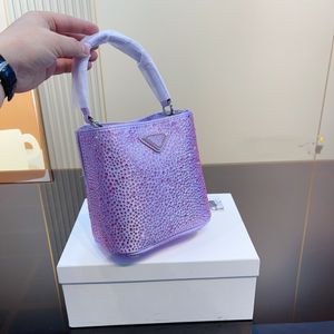 Designer luxurious full diamond bucket bag is durable and exquisite and the same style is s with box imple and practical