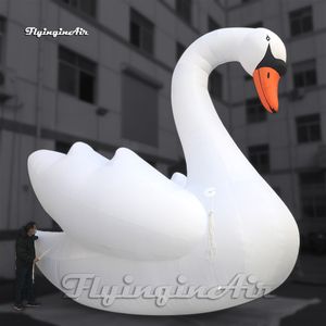 Simulerad stor vit uppblåsbar svanmodell Animal Balloon Air Blow Up Red Baded Swan för konsert scendekoration