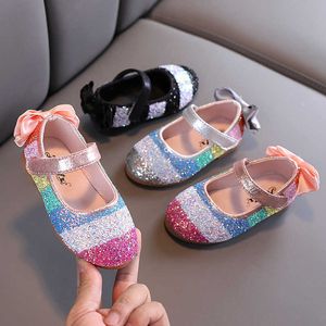 Sneakers jesienne dziewczyny buty Bling Mary Janes Pasped Glitter Dance Dise Baby Flats Rainbow Child Back Bowle Toddlery 230313