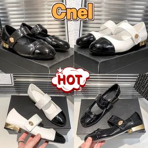 2023 Scarpe eleganti da donna di lusso Décolleté con tacco alto da donna Tacchi alti da donna Mary Jane Tacco a spillo Cnel Sandali in pelle di vitello sneakers Cap Toe Lady Square Toe shoe