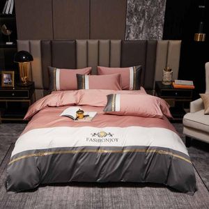 Bedding Sets 2023 Four-piece Fashion Cotton Double Household Bed Sheet Quilt Cover Splicing Design Pink White Gray Color