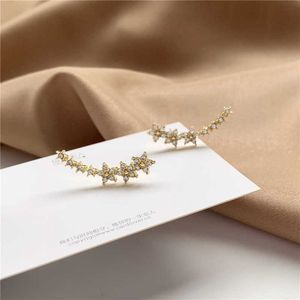 Dangle żyrandol Koreańskie kolczyki gwiazdy Kolki Temperamentowe Komekcje Kobiet Japonia Korea Słodka urocza wszechstronna biżuteria G230313