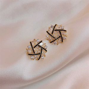 Dangle Chandelier Korean Version Of The East Gate Temperament Petals Cross Zircon Earrings Net Red Simple Hundred Earrings Needle Earrings G230313