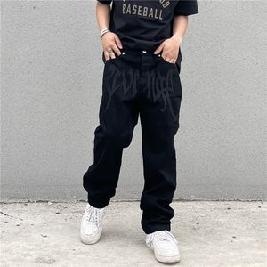 Herrbyxor y2k koreanska herrmode svarta streetwear broderade låga stigande avslappnade jeansbyxor raka hiphop -jenim byxor manliga kläder 230311