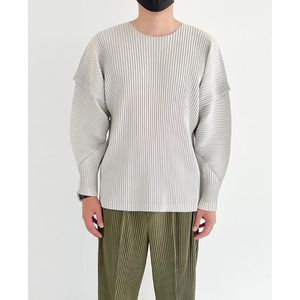 Herr t-skjortor miyake veckade homme casual lösa t-shirts toppar stor storlek långärmad tees män designer kläder miyake skjorta 688