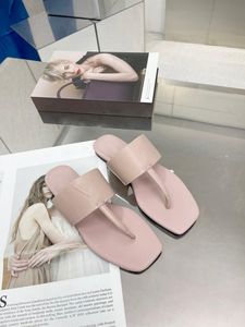 Draply Thong tofflor Designer Slide Summer Fashion Beach inomhus Flat Flip Flops Leather Lady Women Sandaler med låda med låda