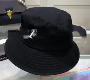Letni projektant Letter Bucket Hat Four Seasons Front i tylna maszyna haft haftowe czapki kadłu