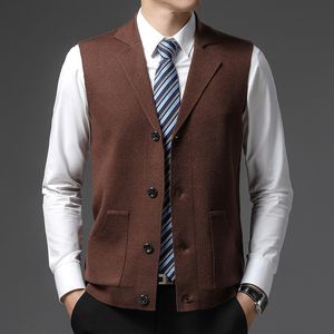 Män s västar hösten lapel mode stickad cardigan tröja avslappnad trendig ärmlösa västkläder för män 230313