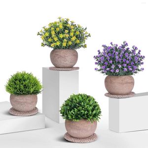 Fiori decorativi 4 PZ Mini Artificiale Verde Bonsai Fiore Piante In Vaso Simulazione Erba Topiaria Con Tappetino Giardino Home Office Decor
