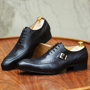 Luxury Leather Mens klänningskor Office Business Wedding Formal Shoes Brown Black Lace Up Buckle Pointed Toe Oxford Shoes For Men Men