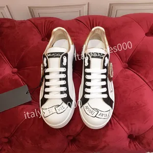 2023new Designers sneaker Scarpe casual Suola Bianco Pelle nera Luxury Velvet Suede Scarpe da ginnastica da uomo di alta qualità con lacci piatti da donna