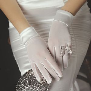 Fingerless Gloves Simple Women Short Wedding Bridal Gloves Smooth Satin Tulle White Brides Bridesmaid Finger Gloves WG019 230314