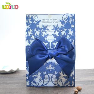 Biglietti d'auguri Fai da te Customzied Inc191 Carta per inviti di nozze Europa Invito blu navy con fiori di neve Legato con fiocco Stampa Busta con inserti