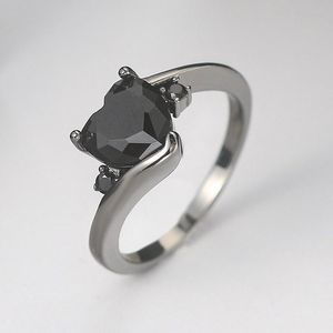 Cluster Rings Vintage Black Gold Heart For Women Goth Crystal Zircon Punk Stacking Ring Wedding Engagement Jewelry Wholesale R110Cluster