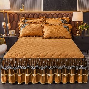 Spódnica łóżka luksusowa aksamitna pokrywa pościeli pikowana koronkowa arkusz łóżka zima ciepła pluszowa spódnica z łóżkiem królowa King Mattress Protector 230314