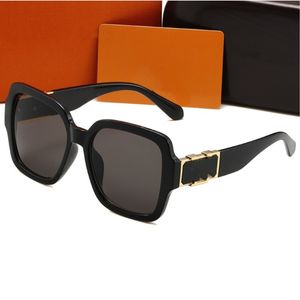 Top designer Luxury Sunglasses for women and Men Eyeglasses Outdoor Shades Big Square Frame Fashion Classic Lady Sun glasses Mirrors Quality8866