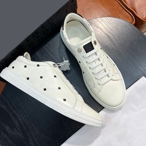 Sapatos masculinos de design para terrenos Tênis casuais leves Tênis terreno baixo com características atléticas por artesanato requintado e materiais de qualidade