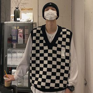 Men s Vests Black White Checkerboard Plaid Print Vest Sweater Autumn Winter V Neck Men Preppy Style Harajuku Fashion Casual Oversize Knitted 230313
