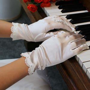 Fingerless Gloves WG036 Exquisite Wedding Bridal White Gloves Satin Hollow Lace Crystal Beading Edge Bride Bridesmaid Short Finger Wrist Gloves 230314
