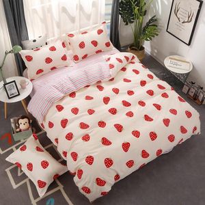 Set di biancheria da letto Kawaii Strawberry Fruit Stripe Copriletto stampato Set Copripiumino Copripiumino per adulto Federa 61003