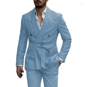 Mäns kostymer ljusblå män med bälte sjal lapel skräddarsydd bröllop prom terno masculino smal fit brudgum blazer 2 st jacka byxa