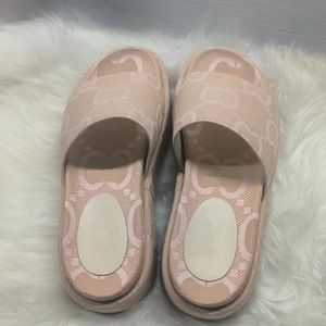 2023 sandal slipper Internet celebrity burst solid color flat heels leisure thickened outside wear stepping on poop feeling increased 6 cm cake slippers 35-45