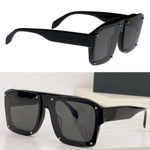 Neue glänzende silberne Nietenstruktur-Sonnenbrille für Mann und Frau, gelaserte Brille, 0335, Modedesigner-Sonnenbrille mit rauchfarbenen Gläsern, UV-schützende quadratische Fahrradbrille