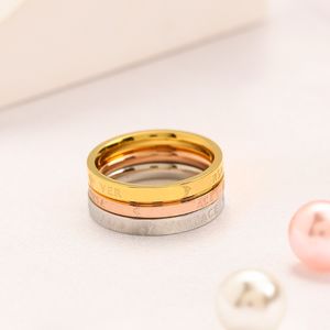 Luxus-Schmuck-Designer-Ringe, Damen-Liebesanhänger, drei in einem, Hochzeitszubehör, 18 Karat vergoldeter Edelstahlring, feiner Fingerring, geprägter Stempel