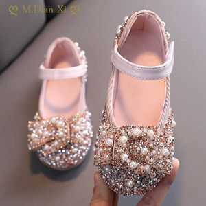 Platta skor Little Baby Girl Pink Rhinestone Princess Party Children Pearl Bow Dancing Flats Toddler Girls Shining Performance Shoes P230314