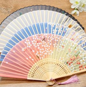 Party Favor Bamboo Flower Fold Hand Fan Wedding Chinese Style Silk Fan Children Antique Folding Fan Gift Vintage Party Materiały