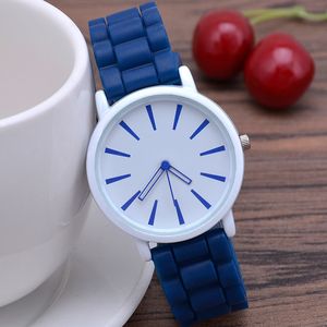 HBP Damen-Designer-Klassiker-Armbanduhr mit blauem Keramikarmband, modisches Quarzwerk, lässige Business-Damenuhren