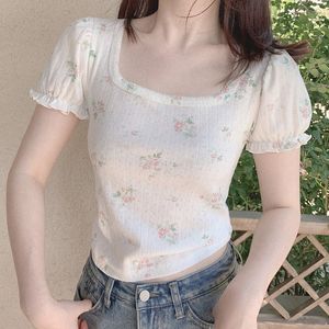 Koszulka damska biała kwiatowa koszulka do słodkiej dziewczynki kwadratowy kołnierz ruszt Rose Rose Print Slim Cotton Tshirt Kobiet Letnie topy Kawaii Ubrania 230314