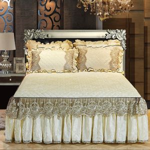 Bettrock Beige Samt Spitze gesteppte Bettwäsche Tagesdecke Bettrock Kissenbezüge mit Baumwolle Dickes warmes Laken Matratzenbezug Queen King Size 230314