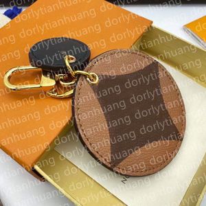 Designer Round Card Keychain Key Chains Luxury Keychains Wristlet Lovers Fabric Leather Official Brand Bag Charm Keyring Men Women Present mode Tillbehör